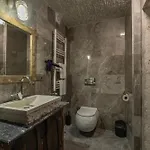 Tyana Cave House * Nar