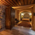 Tyana Cave House Apartment *