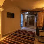 Apartment Tyana Cave House *
