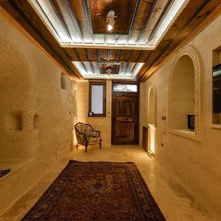 Tyana Cave House * Nar