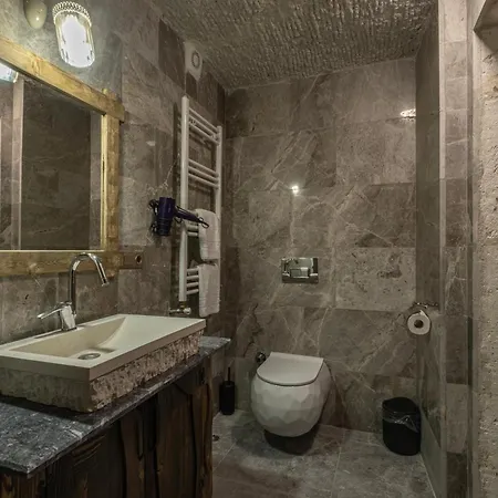 Tyana Cave House * Nar