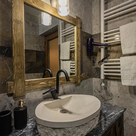 Tyana Cave House Apartman Nar