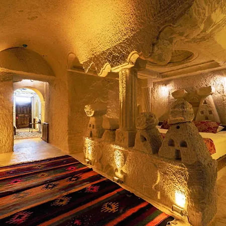 Tyana Cave House * Nar