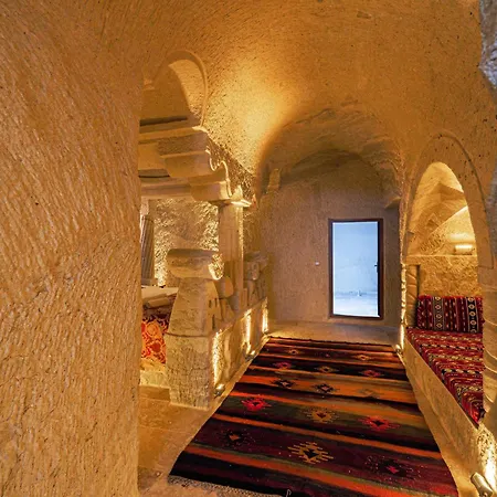 Tyana Cave House * Nar