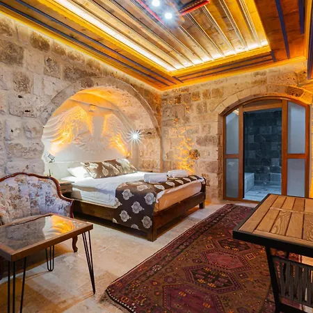 Tyana Cave House * Nar