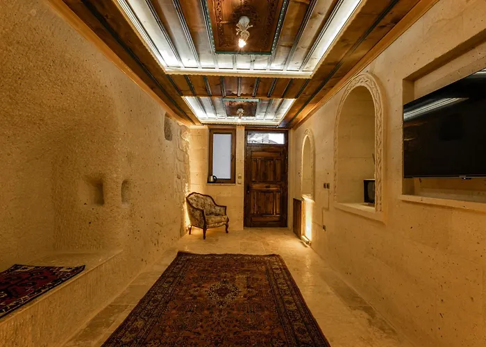 Tyana Cave House * Nar