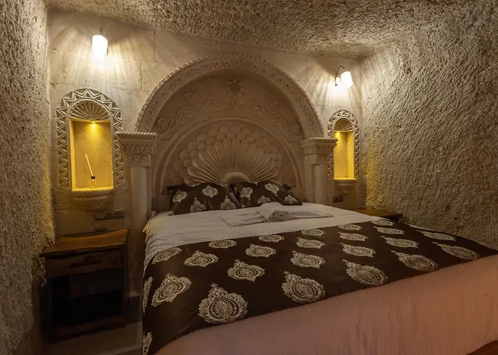 Tyana Cave House * Nar