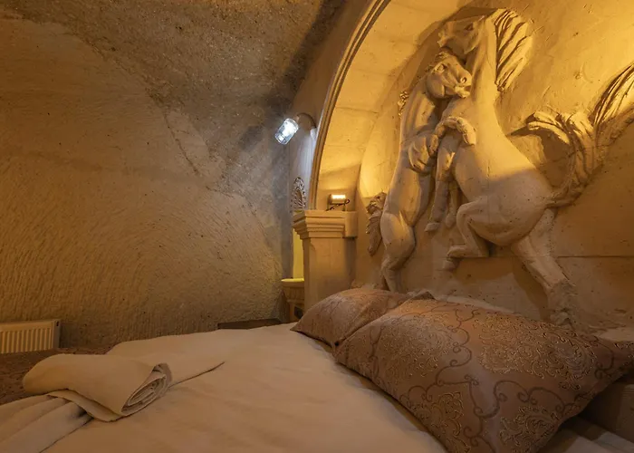 Tyana Cave House * Nar